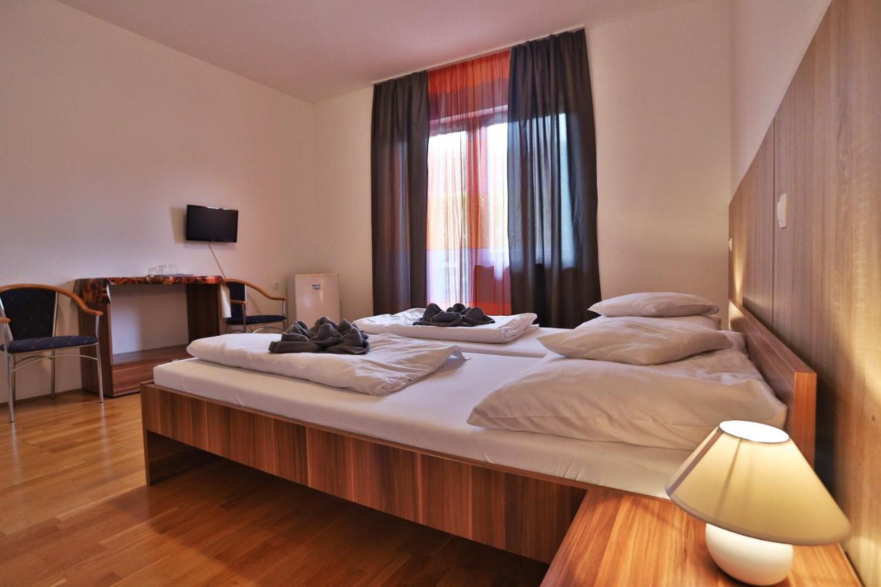 Margareta Apartman Es Ueduelohaz Богач Екстер'єр фото