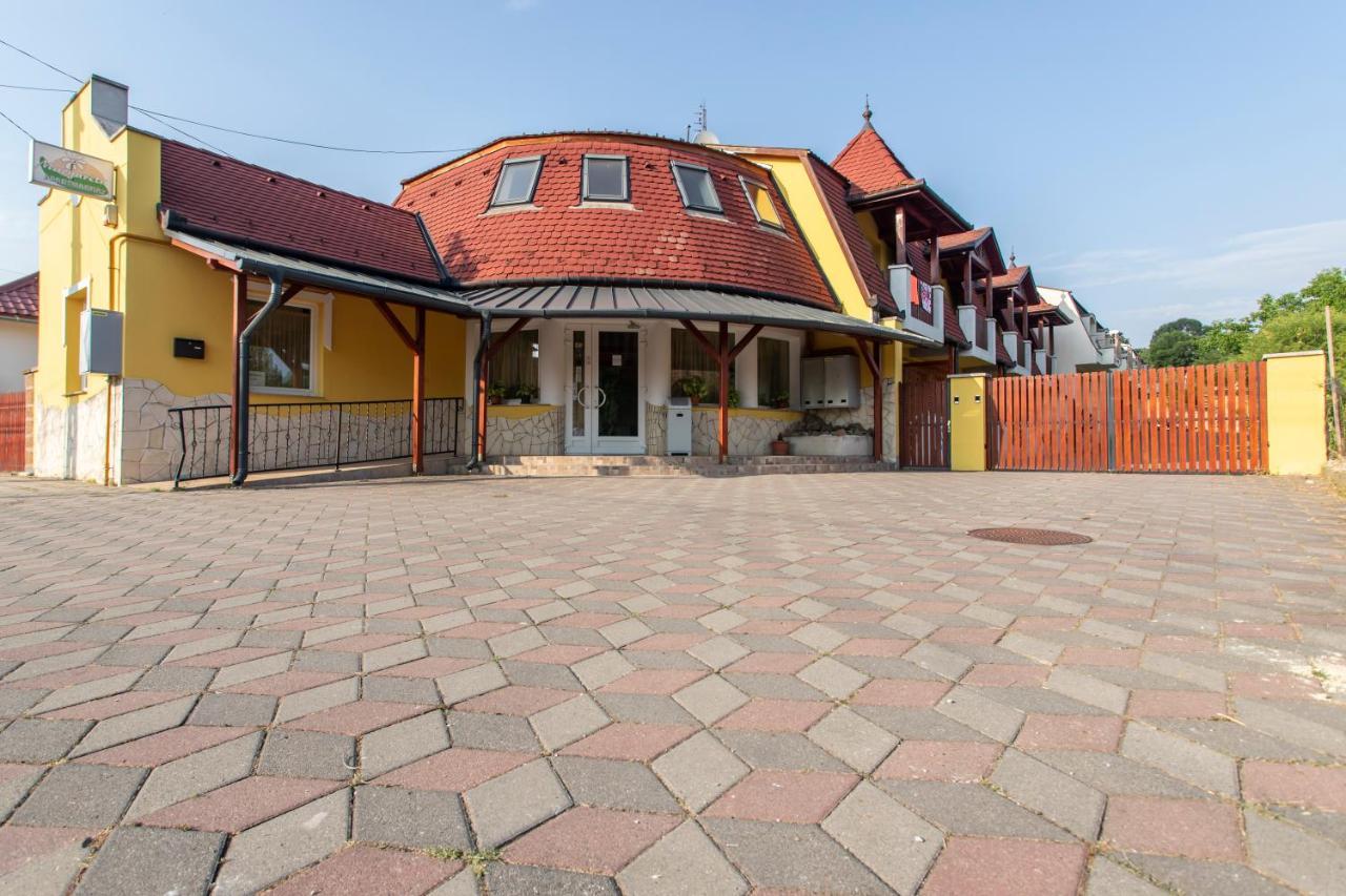 Margareta Apartman Es Ueduelohaz Богач Екстер'єр фото